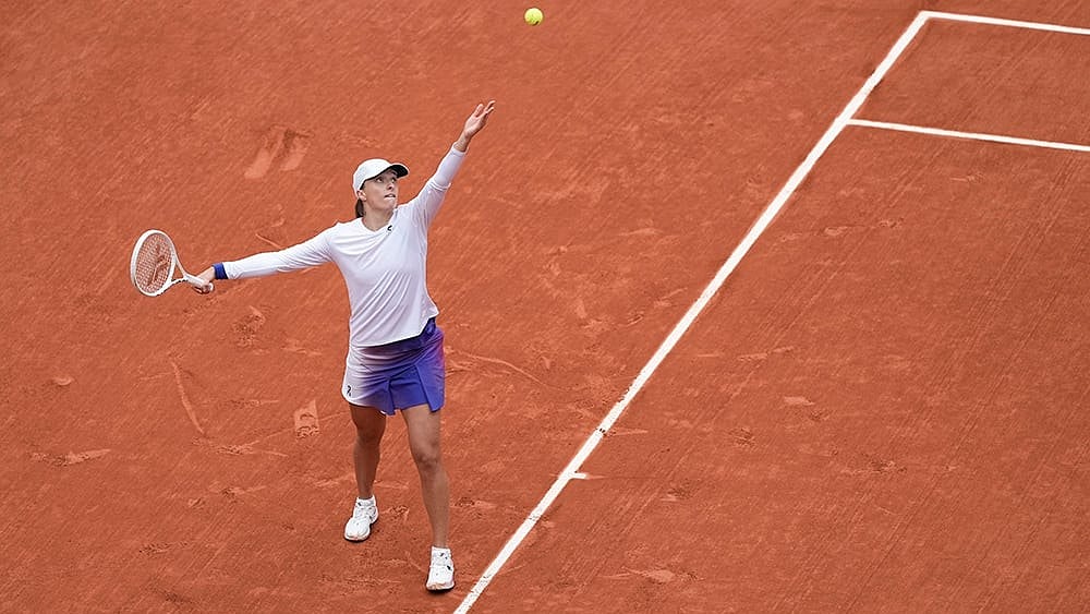 Iga Swiatek Vs Sara Bejlek Live Score, French Open 2026: Polish Star Eyes Comfortable Progression - | Photo: AP/Thibault Camus
